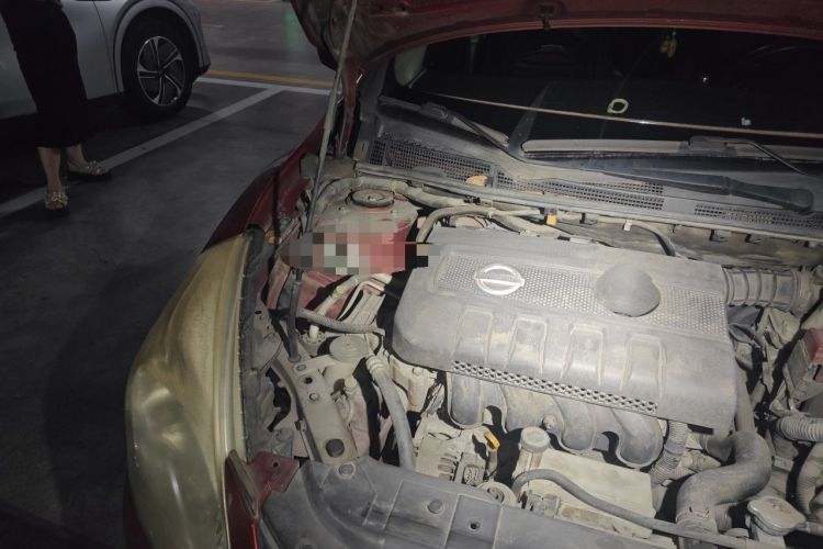 Used Nissan Tiida 2011 1.6L CVT Smart Version Engine Bay Right