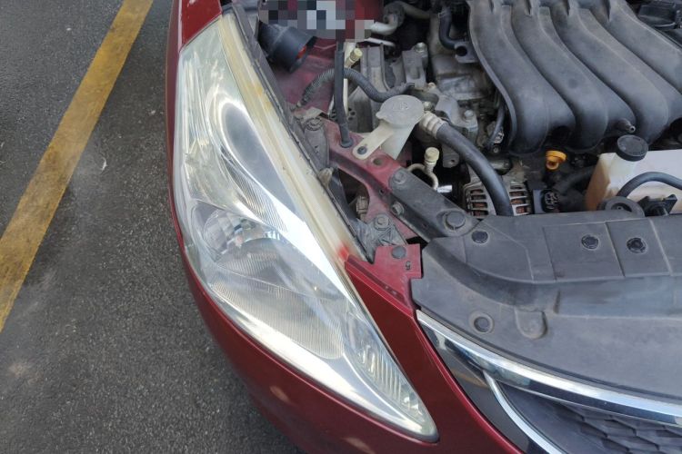 Used Nissan Tiida 2011 1.6L CVT Comfort Model Engine Bay Right