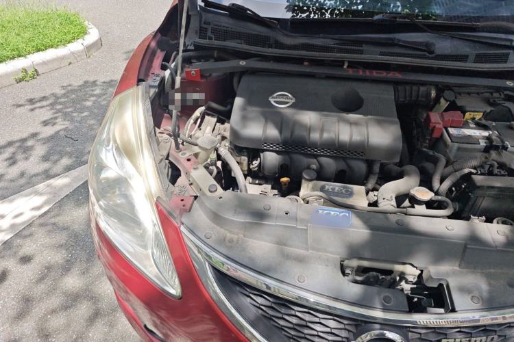 Used Nissan Tiida 2011 1.6L CVT Smart Version Engine Bay Right