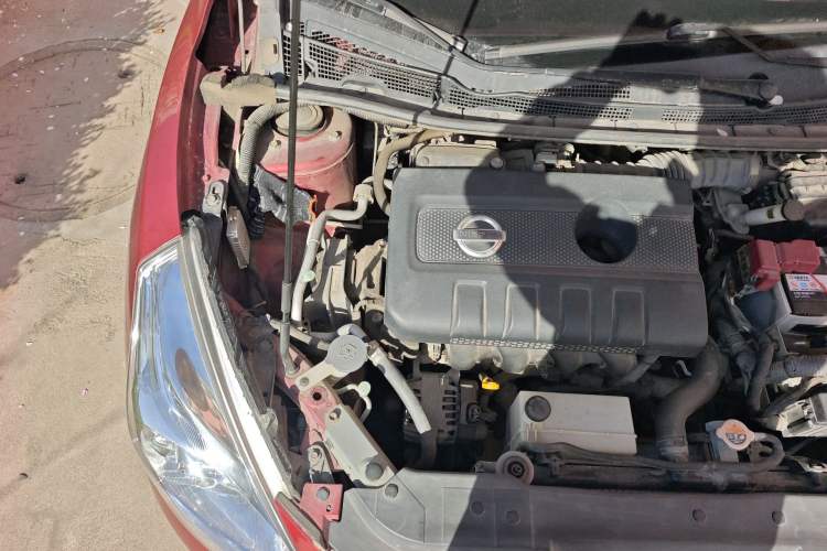 Used Nissan Tiida 2011 1.6L CVT Smart Version Engine Bay Right