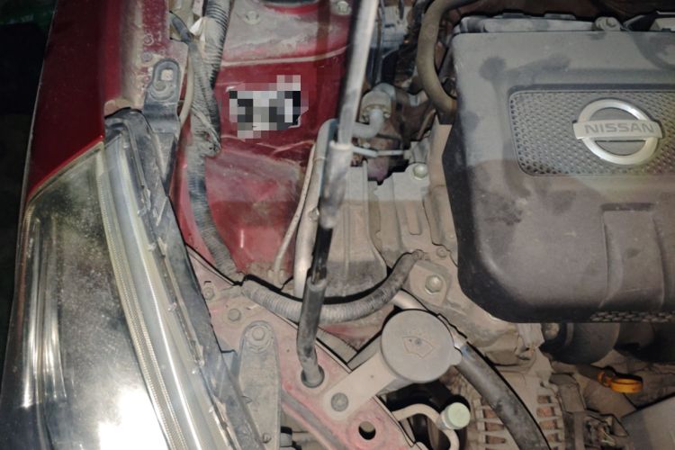 Used Nissan Tiida 2011 1.6L CVT Smart Version Engine Bay Right