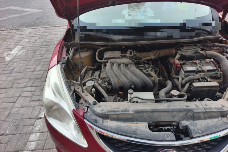 Used Nissan Tiida 2011 1.6L CVT Comfort Model Engine Bay Right