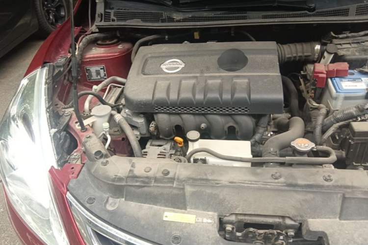 Used Nissan Tiida 2011 1.6L CVT Smart Version Engine Bay Right