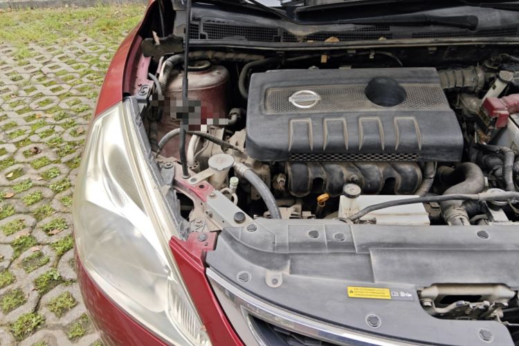 Used Nissan Tiida 2011 1.6L CVT Smart Version Engine Bay Right