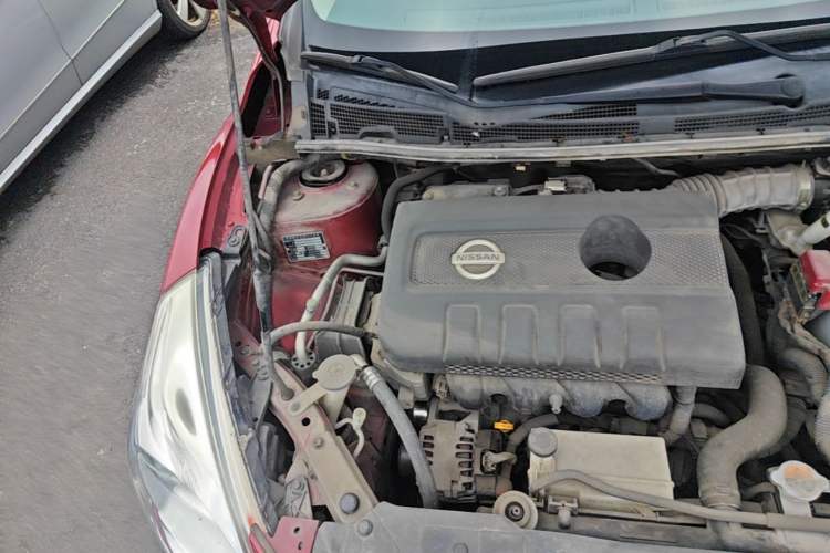 Used Nissan Tiida 2011 1.6L CVT Smart Version Engine Bay Right
