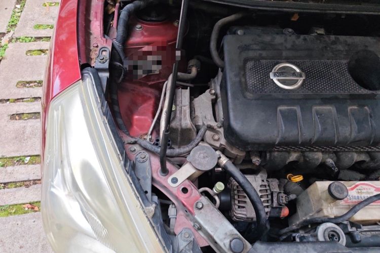 Used Nissan Tiida 2011 1.6L CVT Smart Version Engine Bay Right