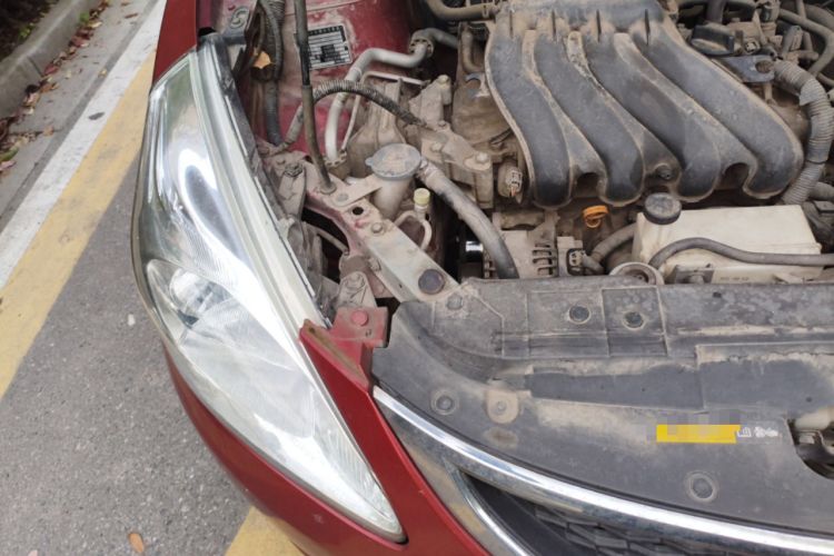 Used Nissan Tiida 2011 1.6L CVT Comfort Model Engine Bay Right
