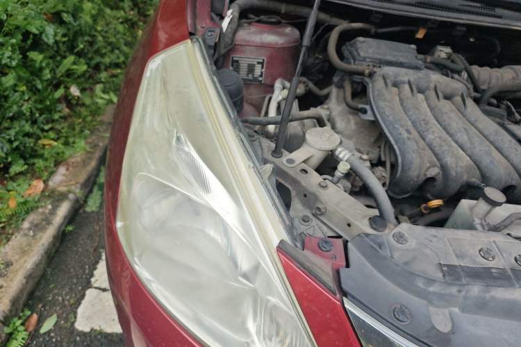 Used Nissan Tiida 2011 1.6L CVT Comfort Model Engine Bay Right