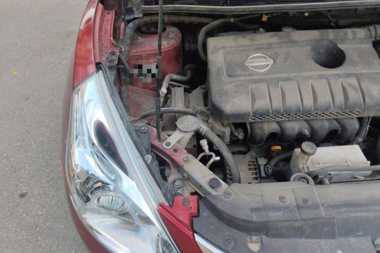 Used Nissan Tiida 2011 1.6L CVT Smart Version Engine Bay Right
