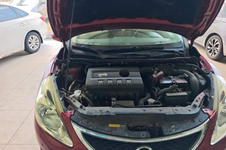 Used Nissan Tiida 2011 1.6L CVT Smart Version Engine Bay Right
