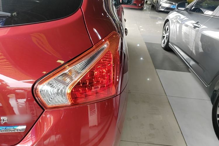 Used Nissan Tiida 2011 1.6L CVT Smart Version Exterior 1