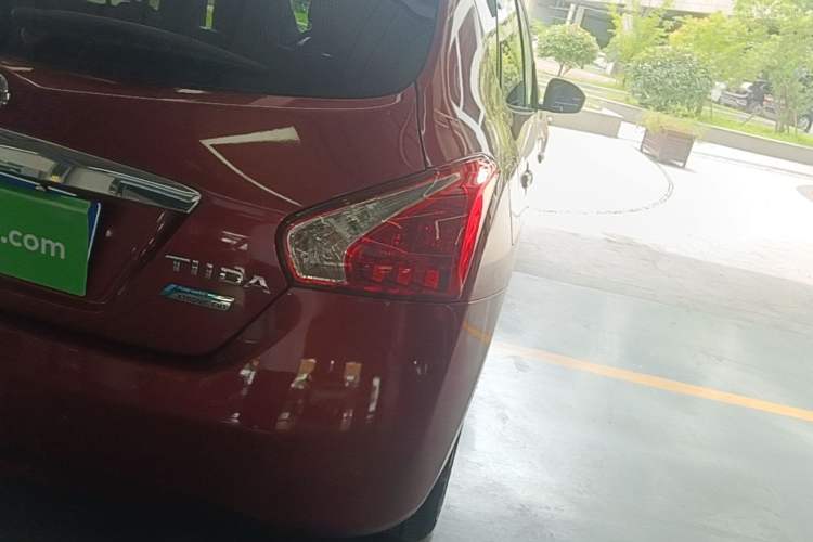 Used Nissan Tiida 2011 1.6L CVT Smart Version Exterior 3