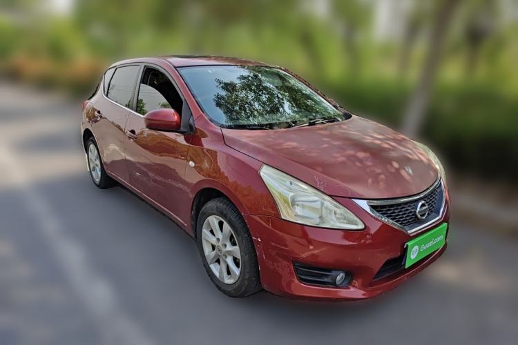 Used Nissan Tiida 2011 1.6L CVT Smart Version Front Right 45 Deg