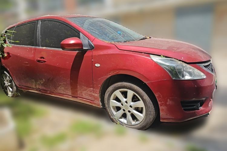 Used Nissan Tiida 2011 1.6L CVT Smart Version Front Right 45 Deg