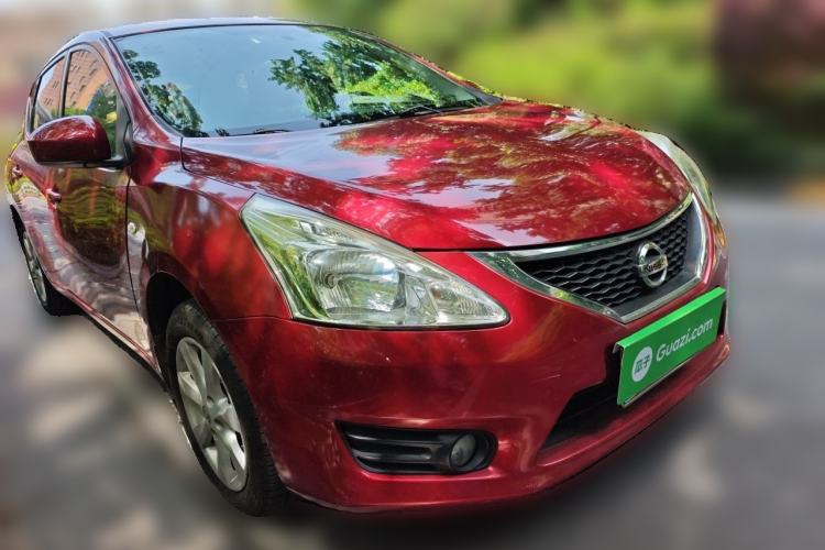 Used Nissan Tiida 2011 1.6L CVT Smart Version Front Right 45 Deg