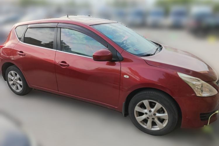 Used Nissan Tiida 2011 1.6L CVT Smart Version Front Right 45 Deg