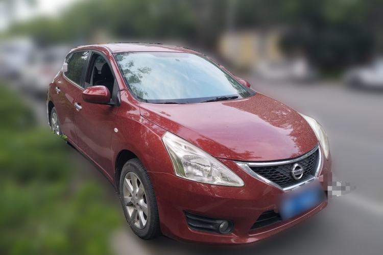 Used Nissan Tiida 2011 1.6L CVT Smart Version Front Right 45 Deg