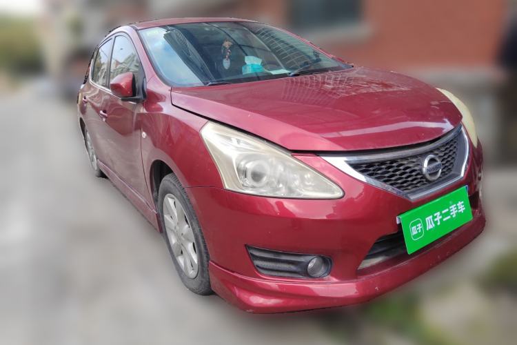 Used Nissan Tiida 2011 1.6L CVT Smart Version Front Right 45 Deg