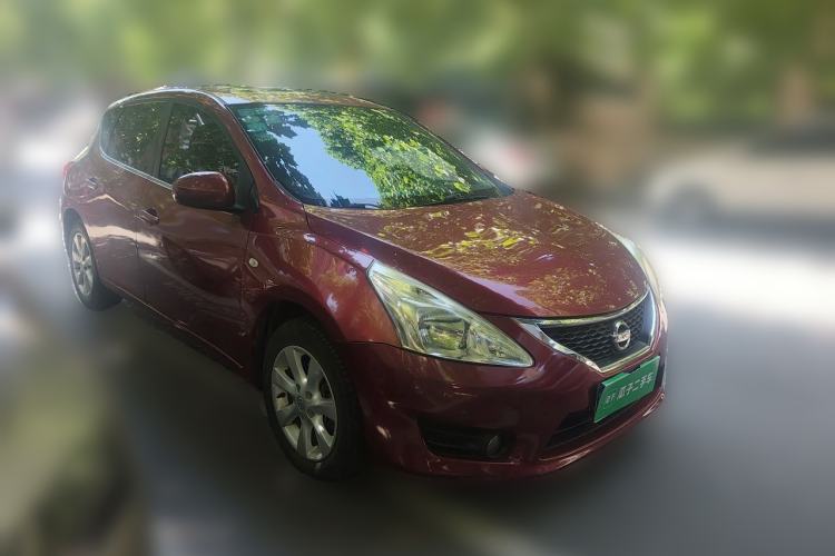 Used Nissan Tiida 2011 1.6L CVT Smart Version Front Right 45 Deg