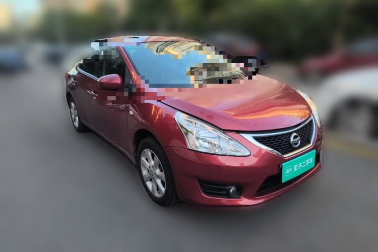Used Nissan Tiida 2011 1.6L CVT Smart Version Front Right 45 Deg