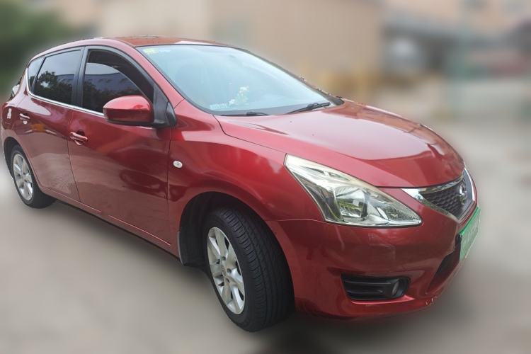Used Nissan Tiida 2011 1.6L CVT Smart Version Front Right 45 Deg
