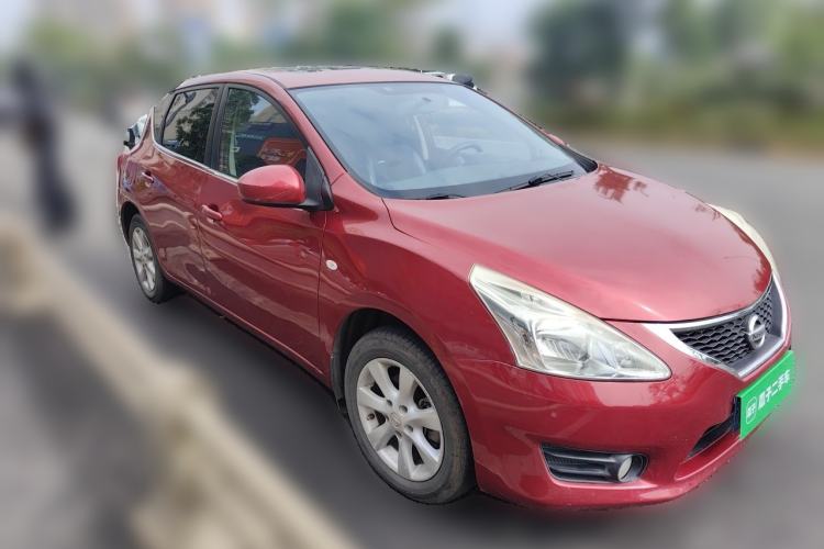 Used Nissan Tiida 2011 1.6L CVT Smart Version Front Right 45 Deg