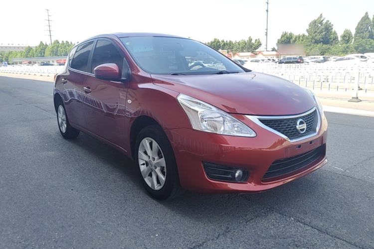 Used Nissan Tiida 2011 1.6L CVT Smart Version Front Right 45 Deg