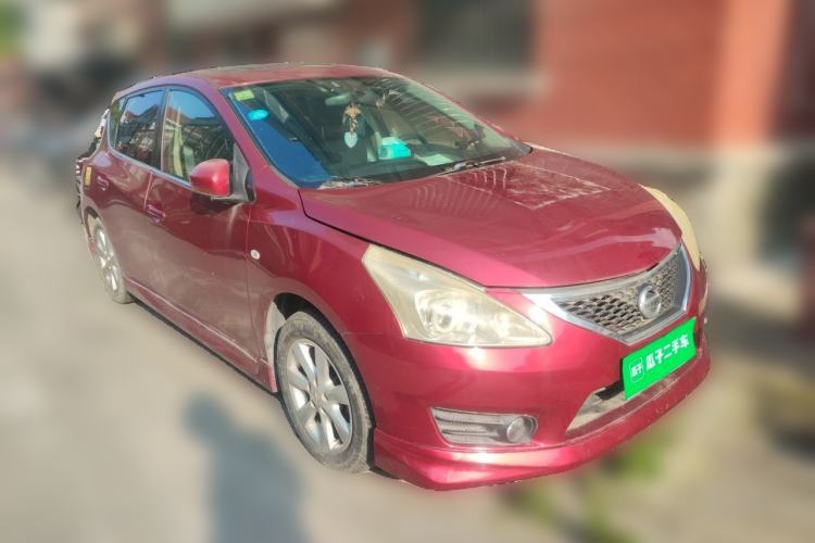 Used Nissan Tiida 2011 1.6L CVT Smart Version Front Right 45 Deg