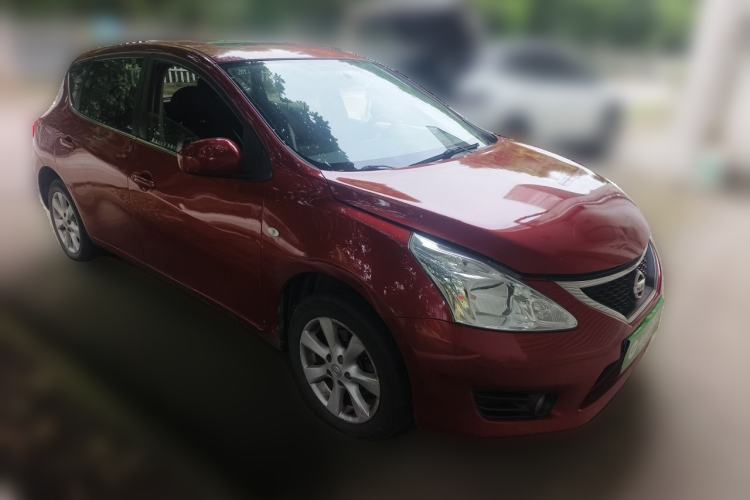 Used Nissan Tiida 2011 1.6L CVT Smart Version Front Right 45 Deg