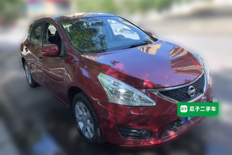 Used Nissan Tiida 2011 1.6L CVT Smart Version Front Right 45 Deg