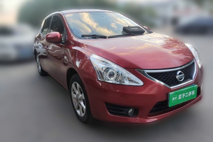 Used Nissan Tiida 2011 1.6L CVT Smart Version Front Right 45 Deg
