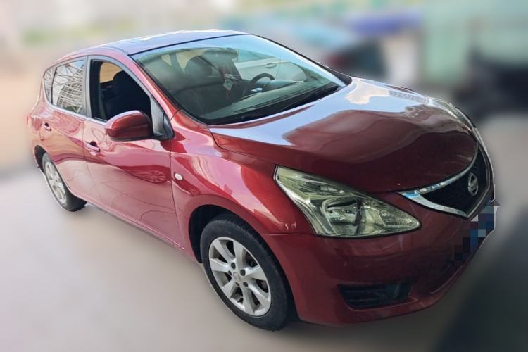 Used Nissan Tiida 2011 1.6L CVT Smart Version Front Right 45 Deg
