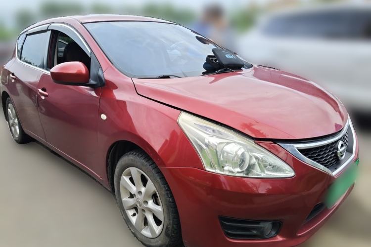 Used Nissan Tiida 2011 1.6L CVT Luxury Edition Front Right 45 Deg