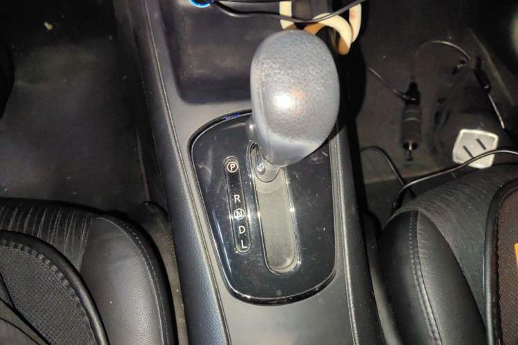Used Nissan Tiida 2011 1.6L CVT Smart Version Gear Lever