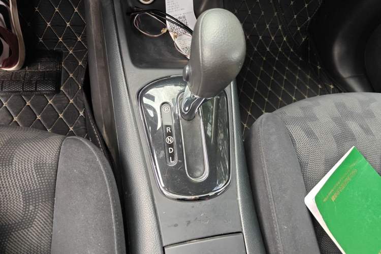 Used Nissan Tiida 2011 1.6L CVT Comfort Model Gear Lever