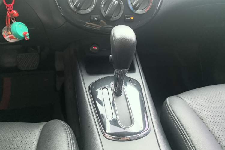 Used Nissan Tiida 2011 1.6L CVT Comfort Model Gear Lever