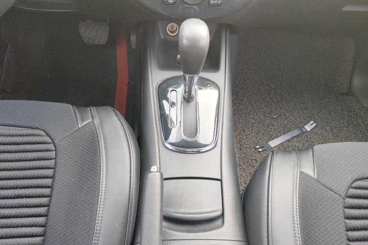 Used Nissan Tiida 2011 1.6L CVT Comfort Model Gear Lever