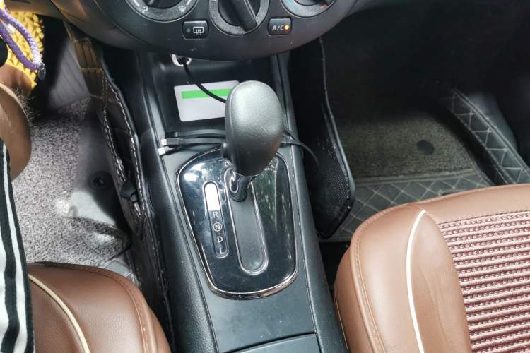 Used Nissan Tiida 2011 1.6L CVT Comfort Model Gear Lever