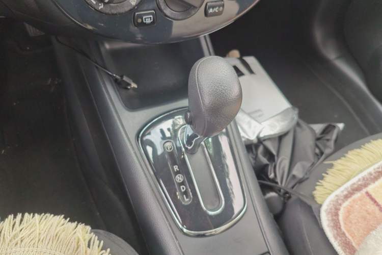 Used Nissan Tiida 2011 1.6L CVT Comfort Model Gear Lever