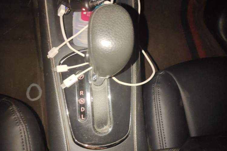 Used Nissan Tiida 2011 1.6L CVT Comfort Model Gear Lever