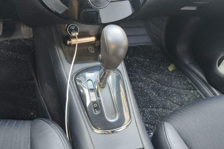 Used Nissan Tiida 2011 1.6L CVT Smart Version Gear Lever