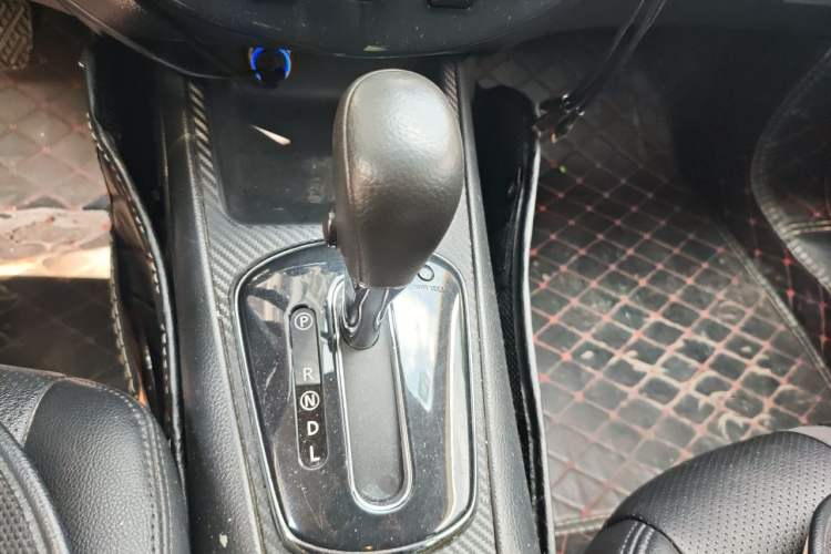 Used Nissan Tiida 2011 1.6L CVT Comfort Model Gear Lever