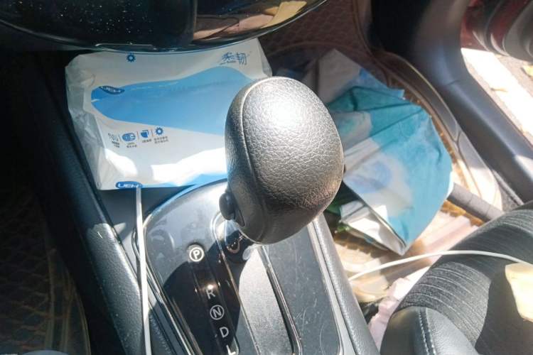 Used Nissan Tiida 2011 1.6L CVT Smart Version Gear Lever