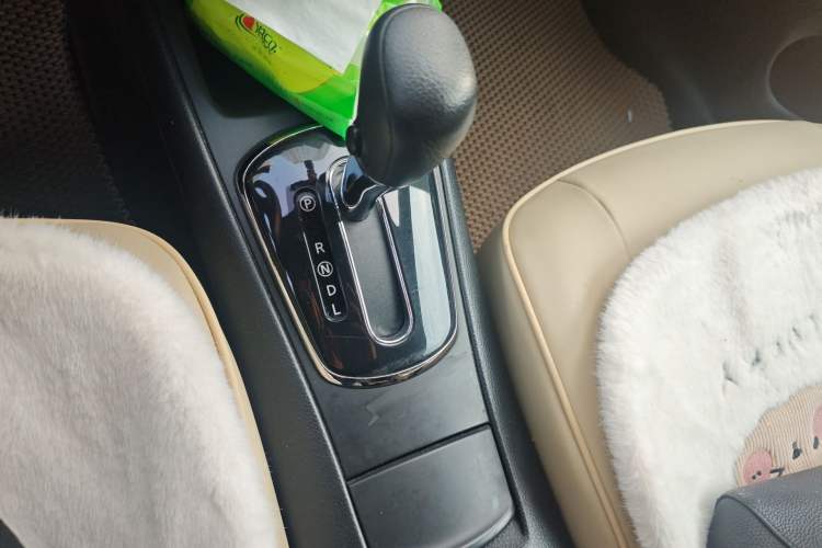 Used Nissan Tiida 2011 1.6L CVT Comfort Model Gear Lever