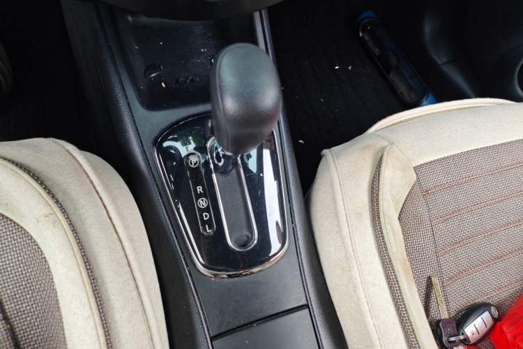 Used Nissan Tiida 2011 1.6L CVT Smart Version Gear Lever