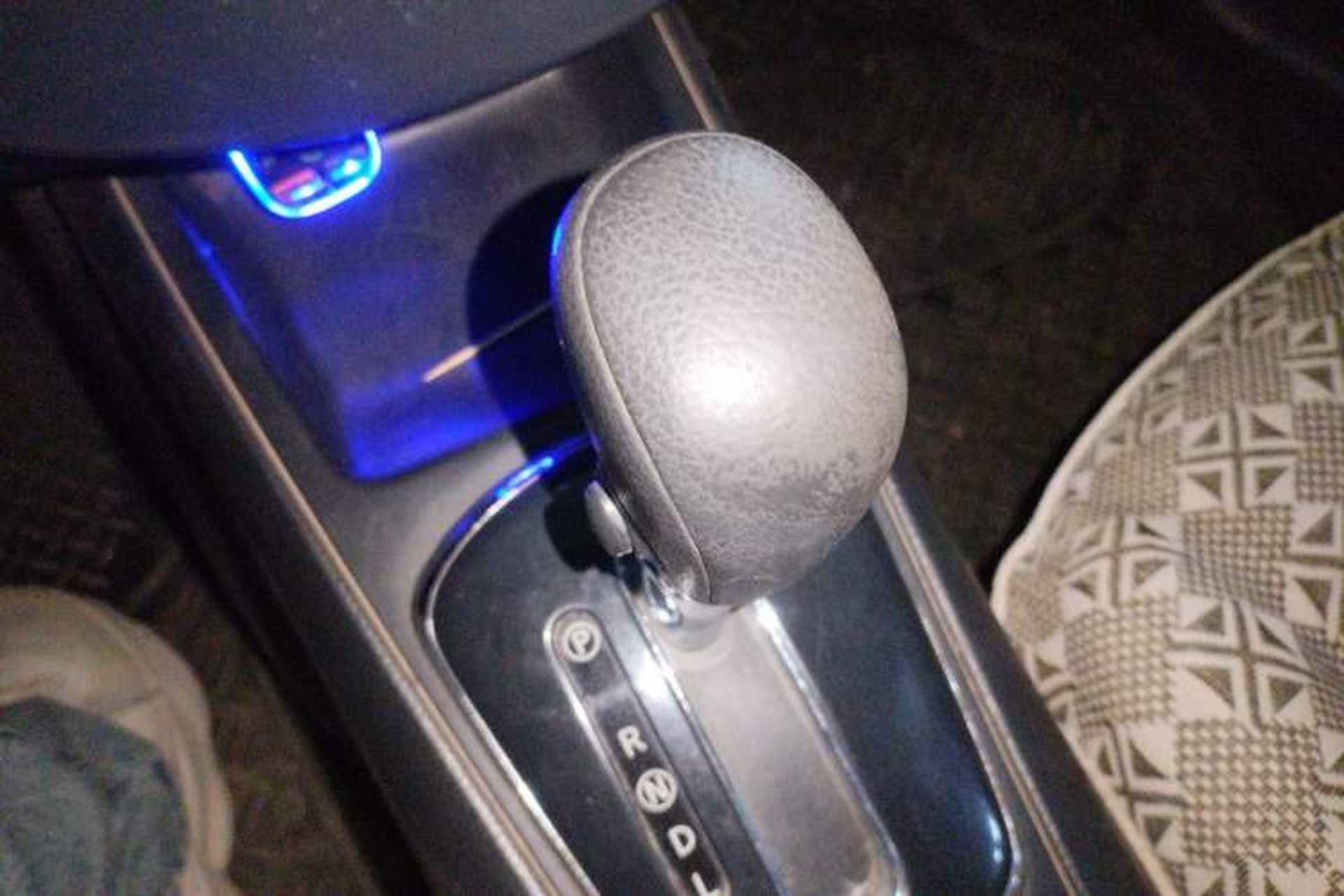 Used Nissan Tiida 2011 1.6L CVT Smart Version Gear Lever