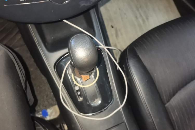 Used Nissan Tiida 2011 1.6L CVT Smart Version Gear Lever