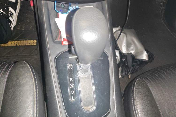 Used Nissan Tiida 2011 1.6L CVT Smart Version Gear Lever