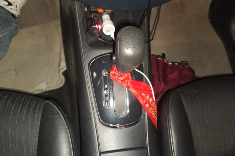 Used Nissan Tiida 2011 1.6L CVT Smart Version Gear Lever