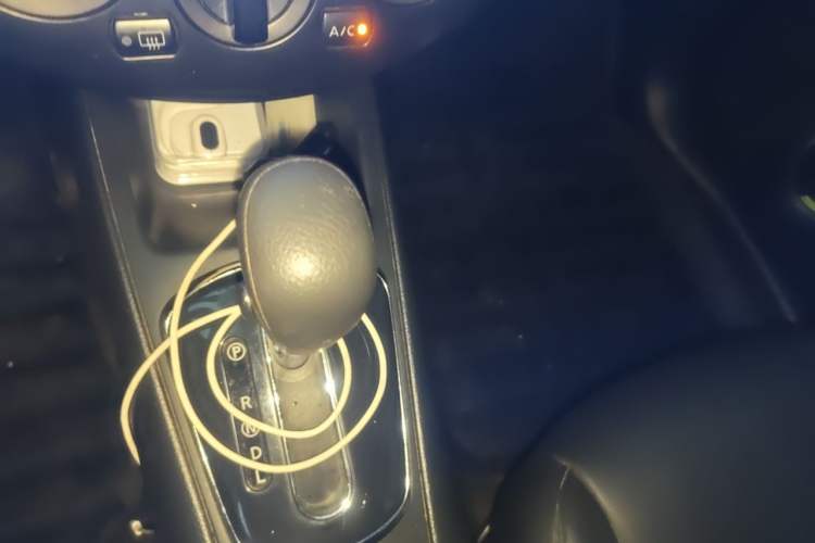 Used Nissan Tiida 2011 1.6L CVT Comfort Model Gear Lever